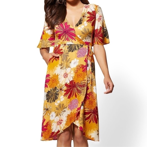 NY&Co Floral Print Side Wrap Dress with Side Pockets - Picture 1 of 4